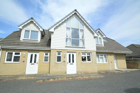 IDEAL FIRST TIME BUYER HOME * SANDOWN 2 bed terraced house for sale