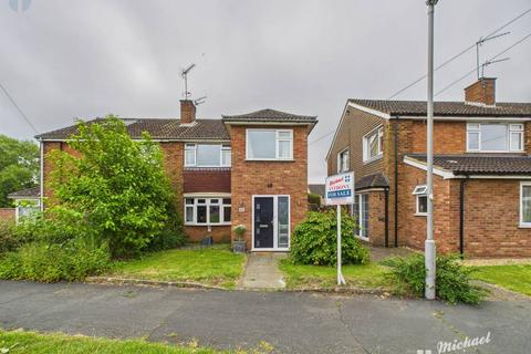 Heath Close, Aylesbury, Buckinghamshire 3 bed semi