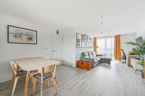 Thames Reach, Thamesmead, London, SE28 2 bed flat for sale