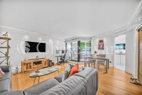 Burrells Wharf Square, Isle Of Dogs... 2 bed flat for sale
