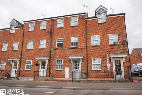 Spicers Court, Retford DN22 4 bed townhouse for sale
