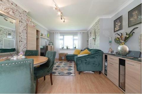 Gladeside, London, N21 2 bed apartment for sale