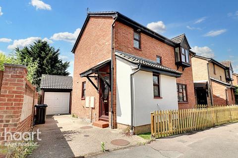 Hurstleigh Gardens, Clayhall 3 bed detached house for sale