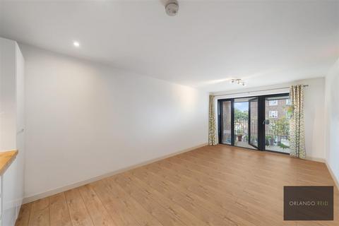 Cowley Road, Oval 2 bed apartment for sale