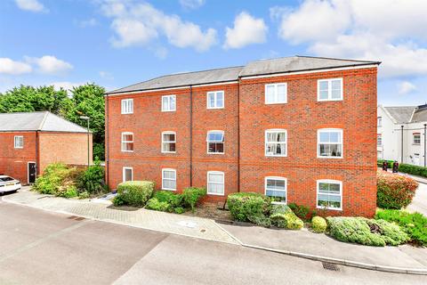 The Halt, Chichester PO18 2 bed flat for sale