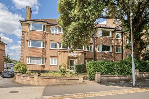 South Bank, Surbiton KT6 2 bed flat for sale