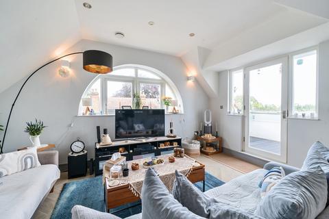 Woodborough Road, London, SW15 2 bed flat for sale