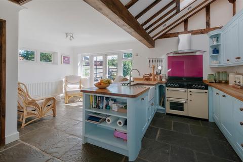 Sheephurst Lane, Marden, Tonbridge 4 bed semi