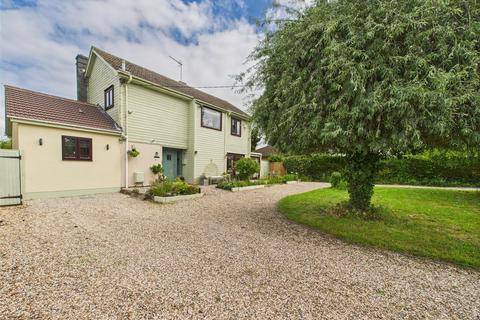 Imperial Avenue, Mayland 4 bed detached house for sale