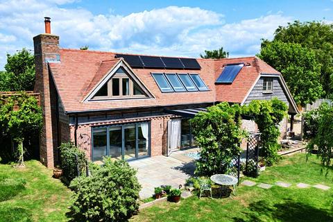 Chichester Road, Sidlesham Common, PO20 3 bed detached house for sale