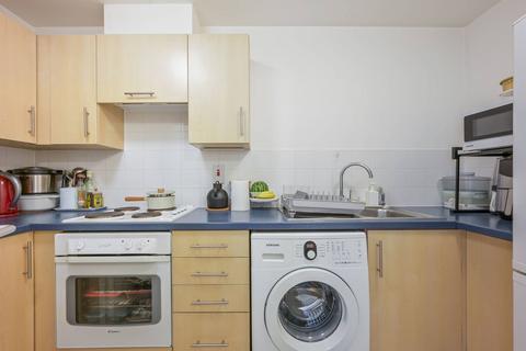 Blackwall Way, E14, Docklands... 1 bed flat for sale