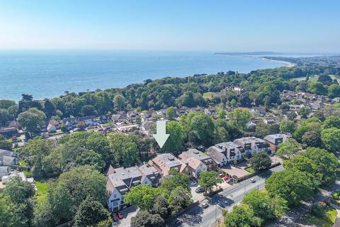 173 Lymington Road, Highcliffe... 2 bed ground floor flat for sale