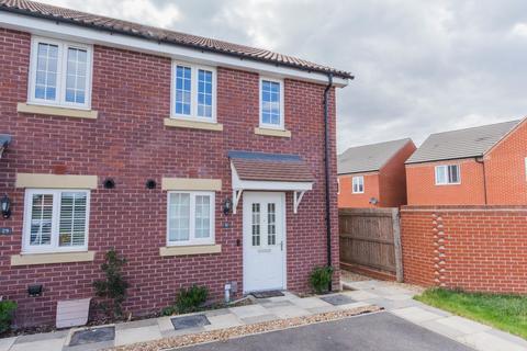 Oak Close, Wellingborough NN9 2 bed end of terrace house for sale