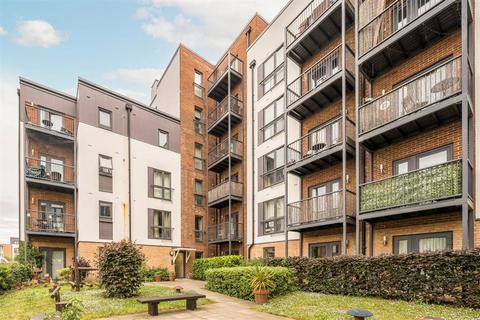 Fairthorn Road, London SE7 2 bed flat for sale