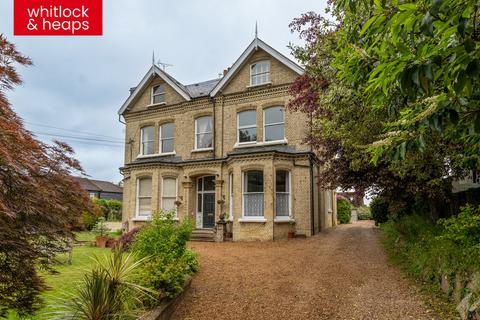 Wickham Hill, Hurstpierpoint 2 bed flat for sale