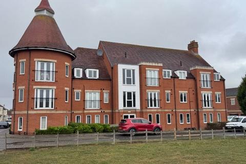 PETERSON DRIVE, NEW WALTHAM 2 bed apartment for sale