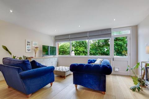 Brickwood Close, Sydenham 3 bed house for sale