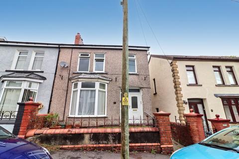 Bedlinog, Treharris CF46 3 bed terraced house for sale