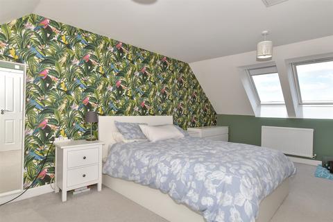 Tettenhall Way, Faversham, Kent 3 bed terraced house for sale