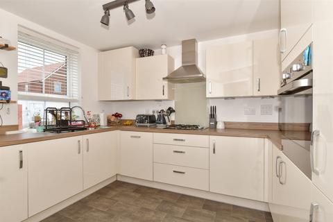 Tettenhall Way, Faversham ME13 3 bed terraced house for sale