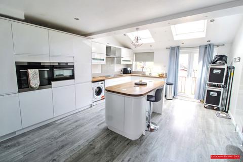 Queens Crescent, Eastbourne BN23 3 bed terraced house for sale