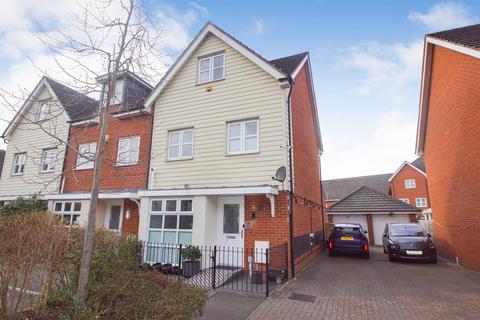 Amesbury Road, Slough 4 bed end of terrace house for sale