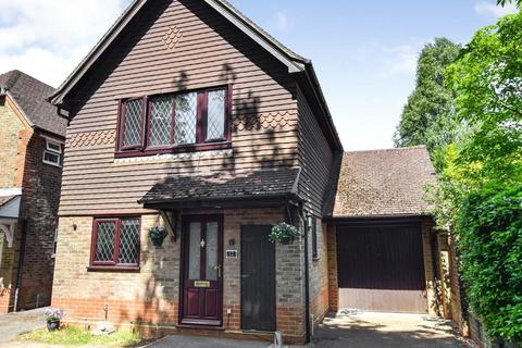 Herbs End, Hampshire GU14 3 bed link detached house for sale
