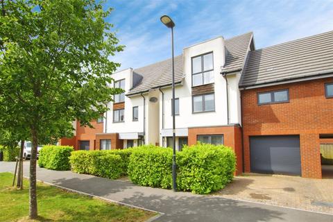 John Ruskin Road, Swindon SN25 4 bed link detached house for sale
