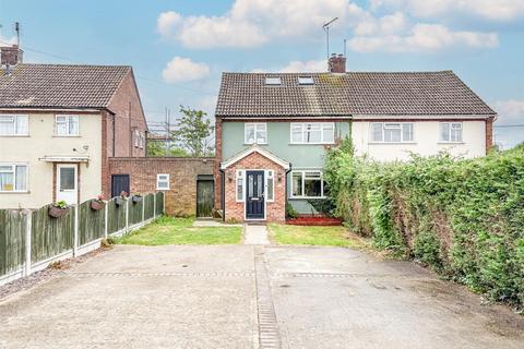 5 bedroom semi-detached house for sale