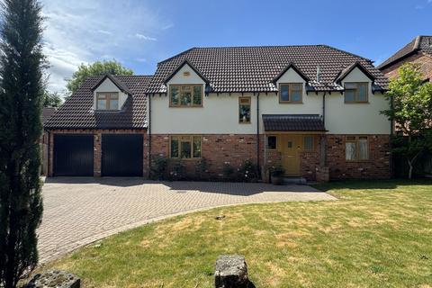 Wheathouse Copse, Milton Keynes MK17 5 bed detached house for sale