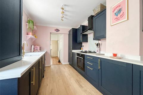 Livingstone Road, Gillingham, Kent, ME7 4 bed terraced house for sale
