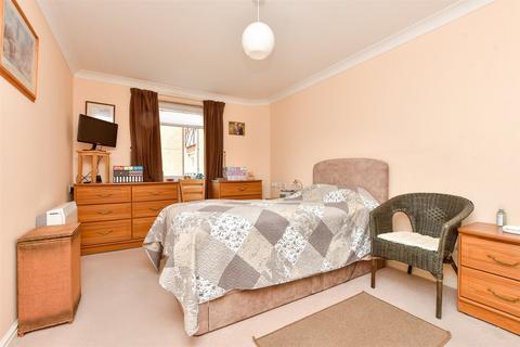 Dickens Court, Margate CT9 2 bed flat for sale