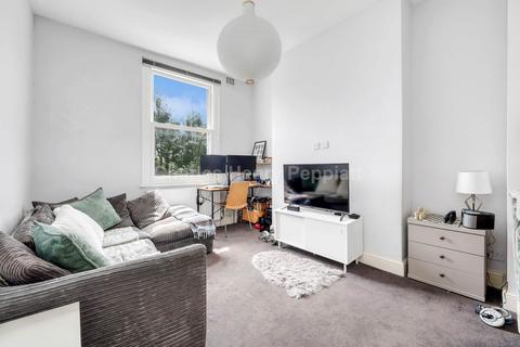 Lambton Road, Crouch Hill, N19 1 bed apartment for sale