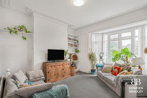 Grove Hill, South Woodford 1 bed flat for sale