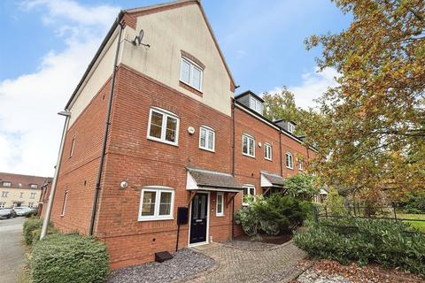 4 bedroom town house for sale