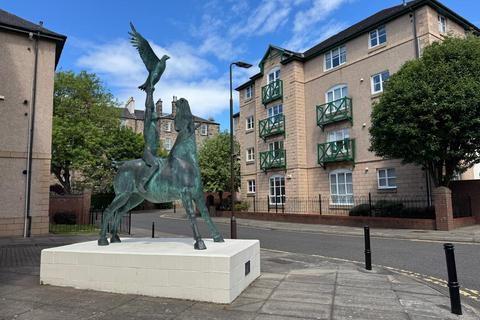 Silvermills, Edinburgh, EH3 5BF 2 bed flat for sale