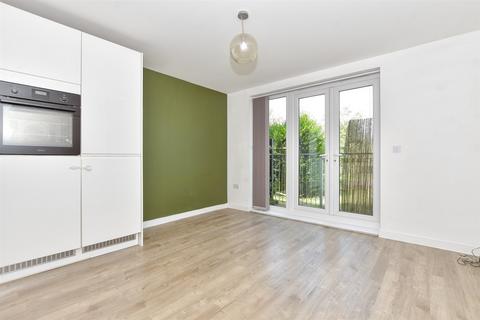 Ramsden Court, Wickford SS12 2 bed ground floor flat for sale