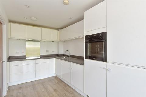 Ramsden Court, Wickford SS12 2 bed ground floor flat for sale