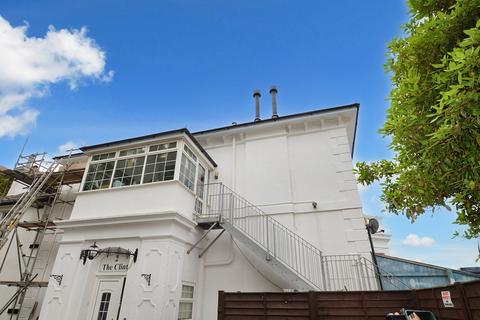 Dawlish EX7 3 bed flat for sale