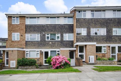 The Croft, Ealing, London, W5 2 bed maisonette for sale