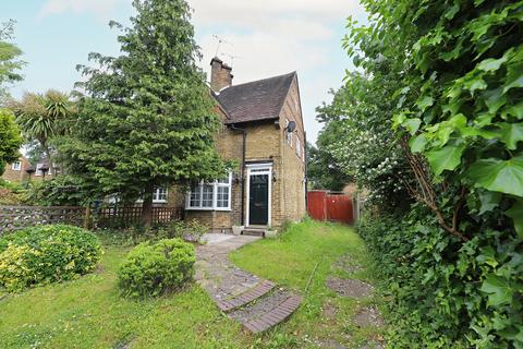 Hampstead Garden Suburb NW11 2 bed semi