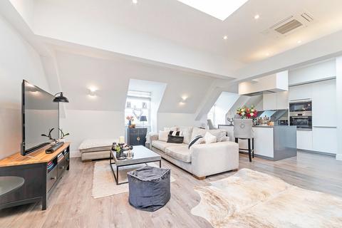 2 Kew Bridge Road, London, TW8 3 bed apartment for sale