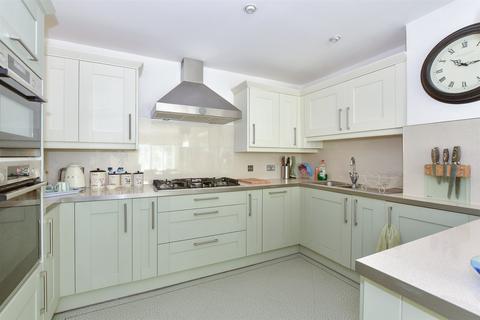 Deepdene, Shanklin PO37 2 bed ground floor flat for sale