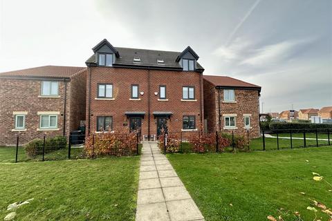 Newton Lane, Darlington 3 bed townhouse for sale