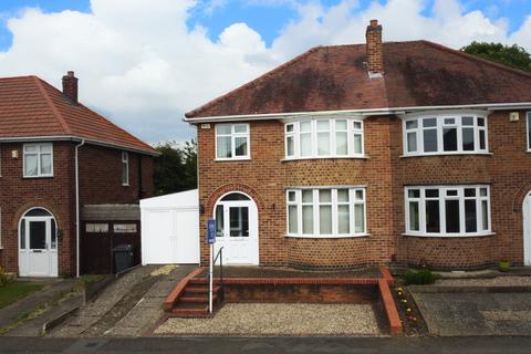 Lymington Road, Thurncourt... 3 bed semi