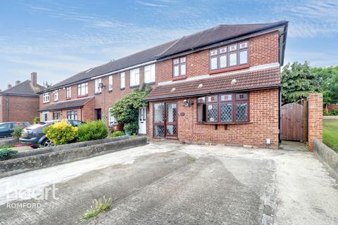 Legon Avenue, Romford, RM7 0UL 3 bed end of terrace house for sale