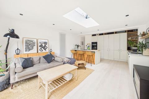 West View Road, Blofield, Norwich 2 bed semi