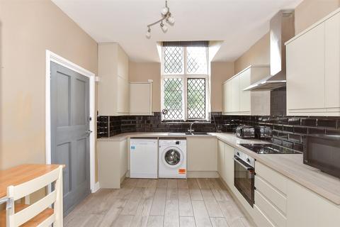The Hoystings, Canterbury CT1 3 bed ground floor flat for sale