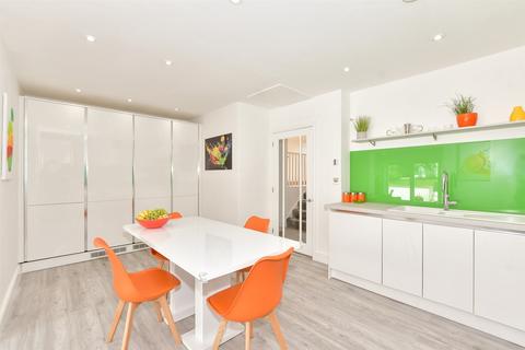 St. Vincent Road, Dover CT15 3 bed detached house for sale