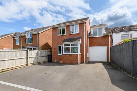 Brooks Road, Street 3 bed detached house for sale